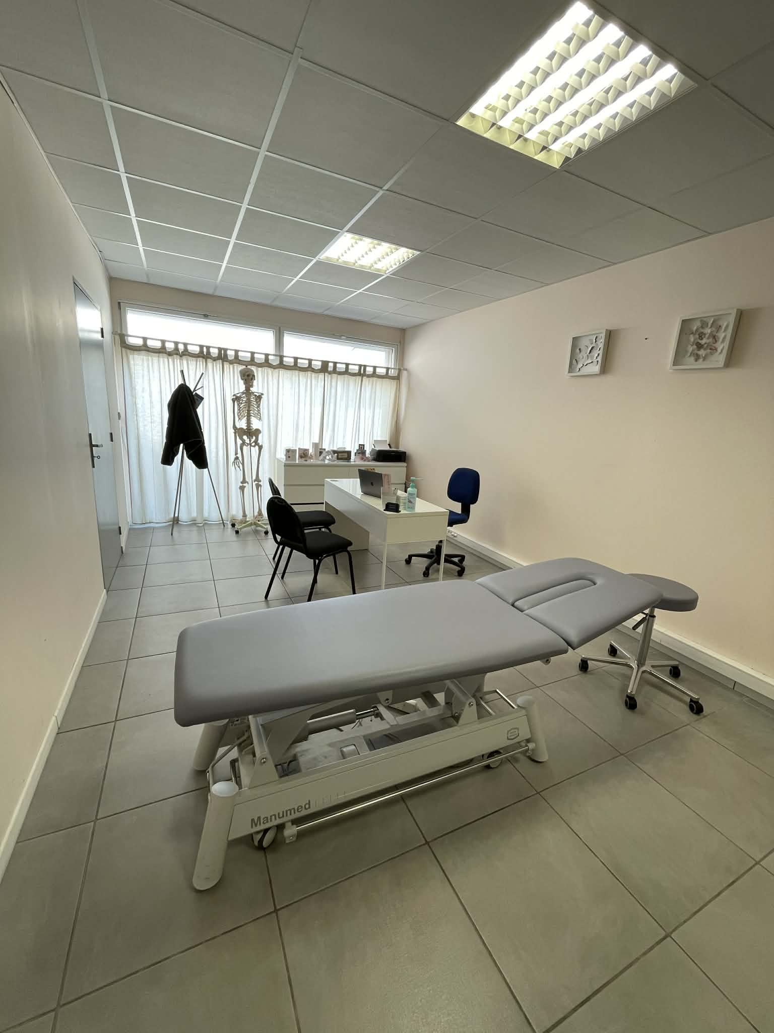 Salle de consultation du cabinet de Carry-le-Rouet